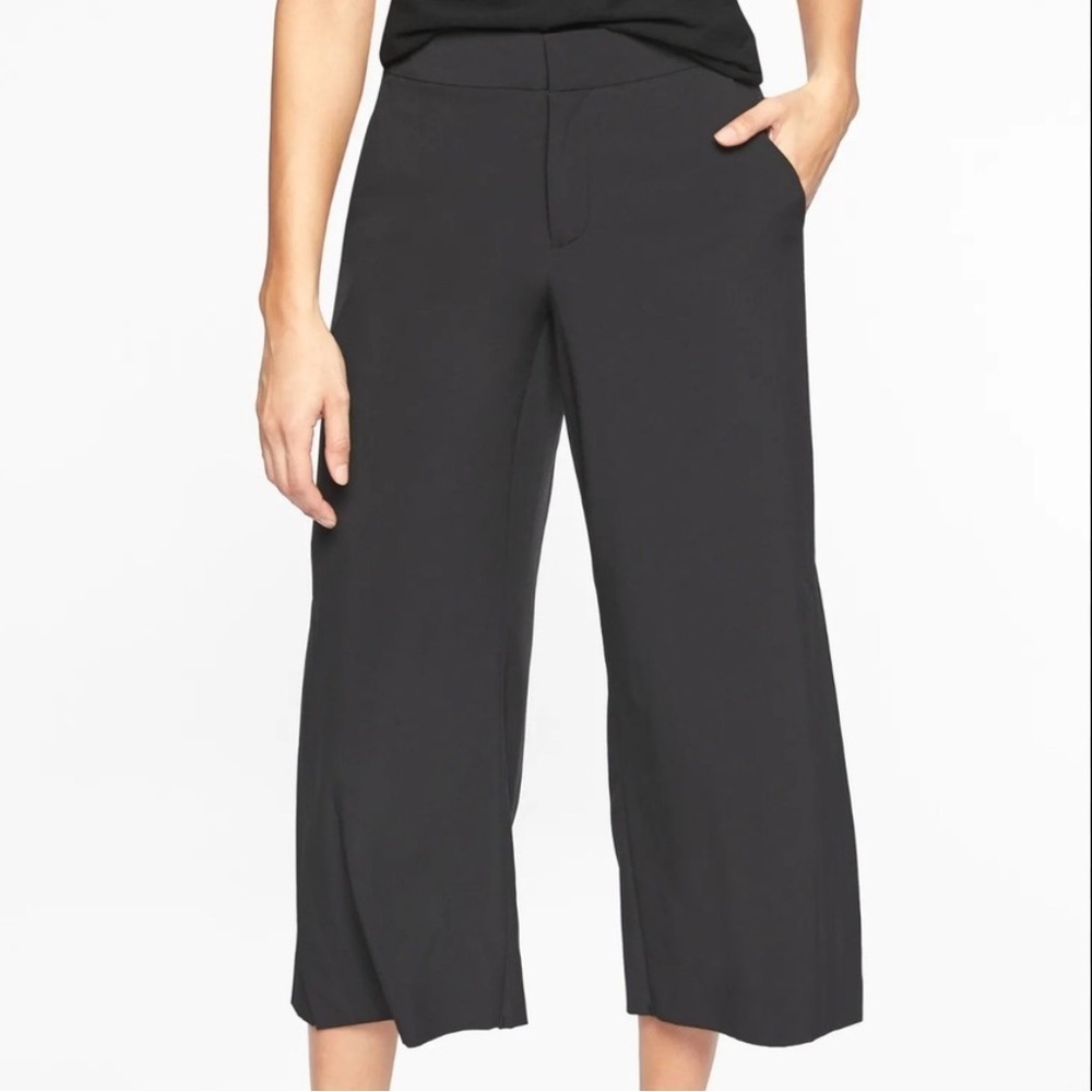 ATHLETA Tribeca Crop Pants Black Size 4